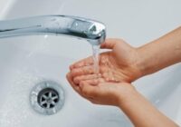 Lūk, vienīgā detalizētā instrukcija, kā pareizi mazgāt rokas. Tikai tā rokas būs tīras