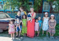 32 gadus vecai Krievijas iedzīvotājai piedzima 12. bērns. Trokšņainā ģimene!